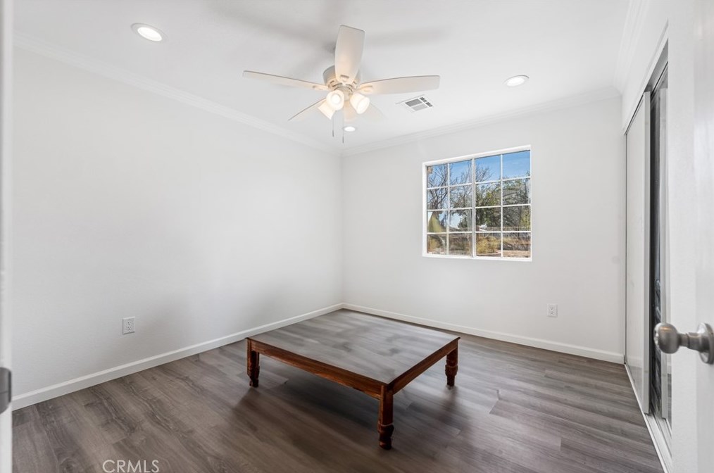 2157 Avenue, Palmdale CA  93551-2337 exterior