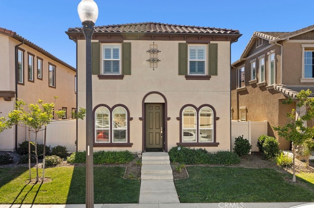 690 Owens River Dr, Oxnard, CA 93036
