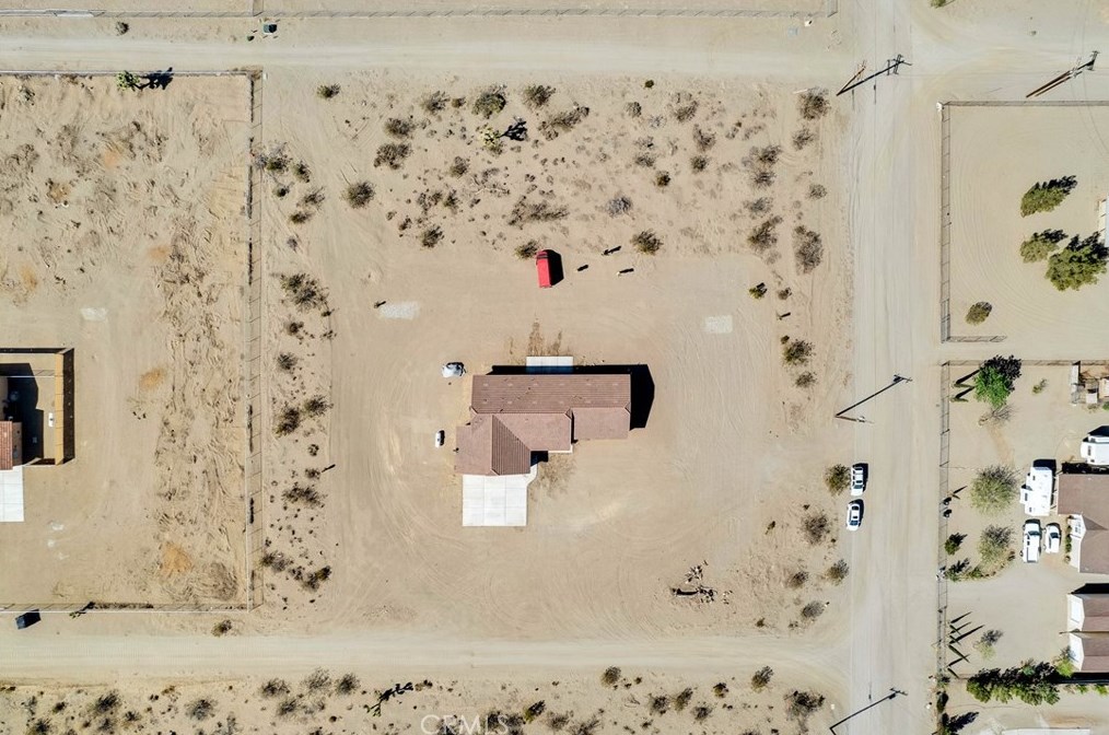 3014 Manzano Rd, Phelan CA  92371-7767 exterior