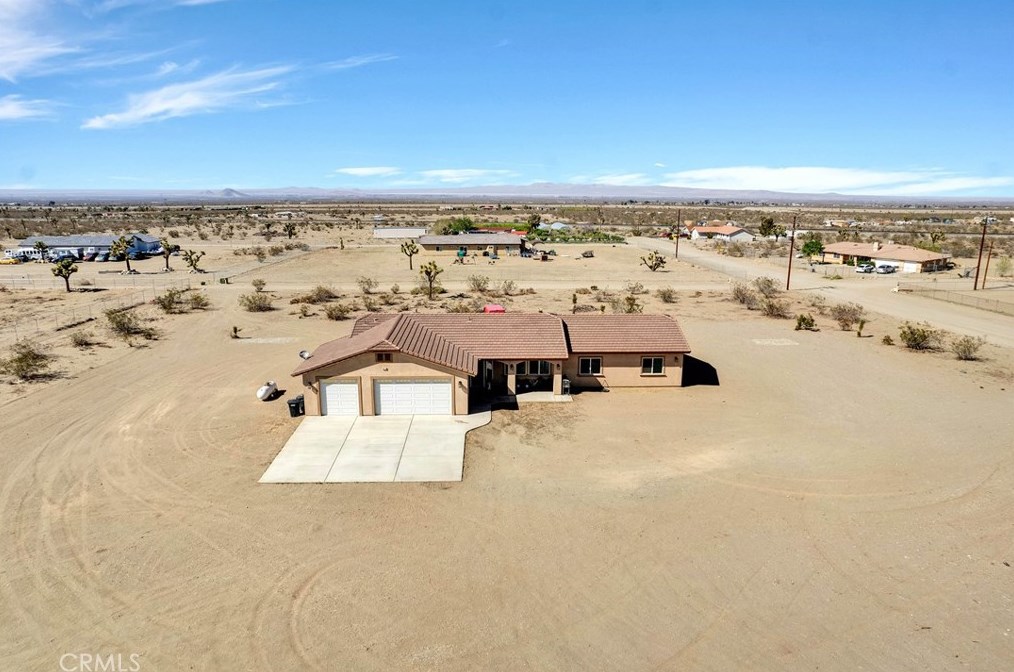 3014 Manzano Rd, Phelan CA  92371-7767 exterior