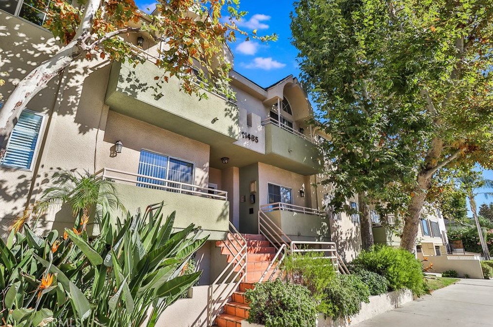 11485 Moorpark St #3, North Hollywood, CA 91602