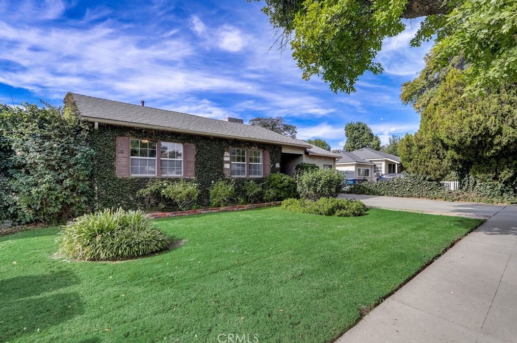 6909 Shoshone Ave, Van Nuys, CA 91406