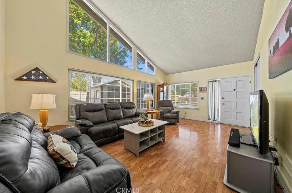 2141 Hietter Ave, Simi Valley, CA 93063