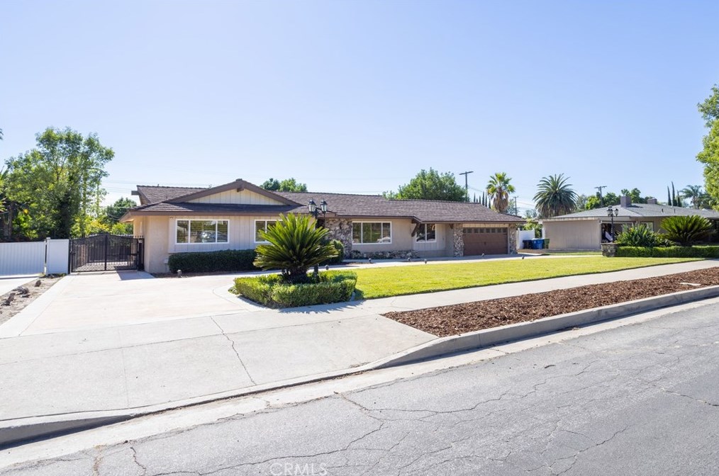 17410 Lahey St, San Fernando, CA 91344-3425