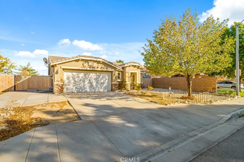 45746 Palm Ln, Lancaster, CA 93535