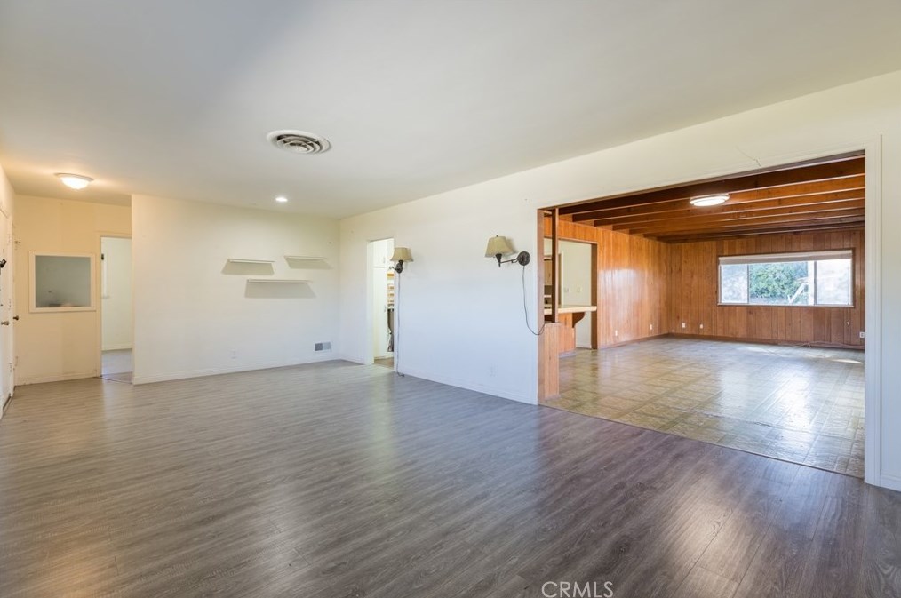 15150 Hiawatha St, San Fernando, CA 91345-2515