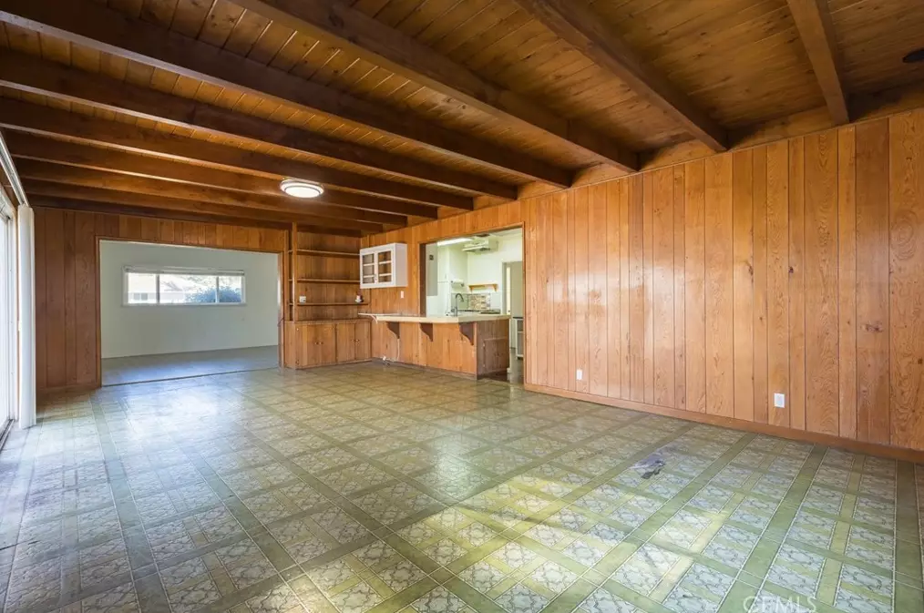 15150 Hiawatha St, San Fernando CA  91345-2515 exterior