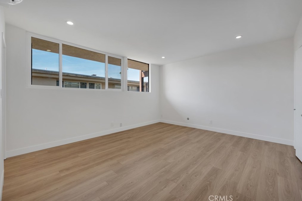 5360 Fairview Blvd, Los Angeles CA  90056-2308 exterior
