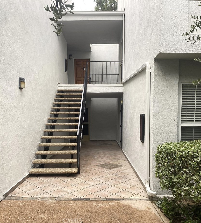 18645 Hatteras St, Los Angeles CA  91356-1803 exterior