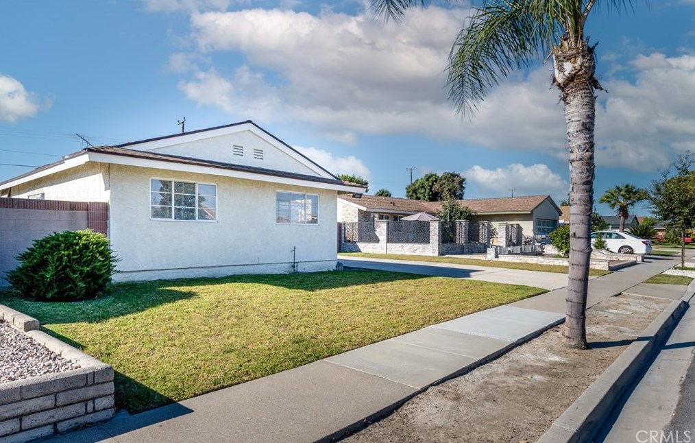 10381 Lorraine Ln, Cypress, CA 90630