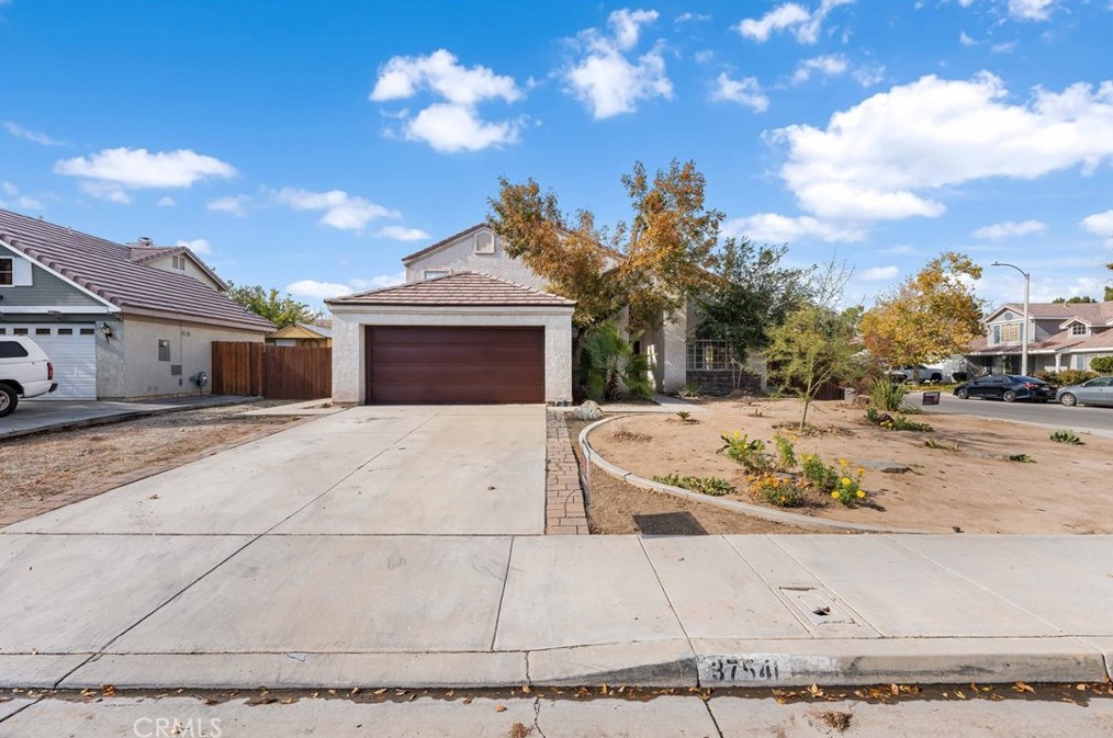 37541 Starcrest St, Palmdale, CA 93550-2575