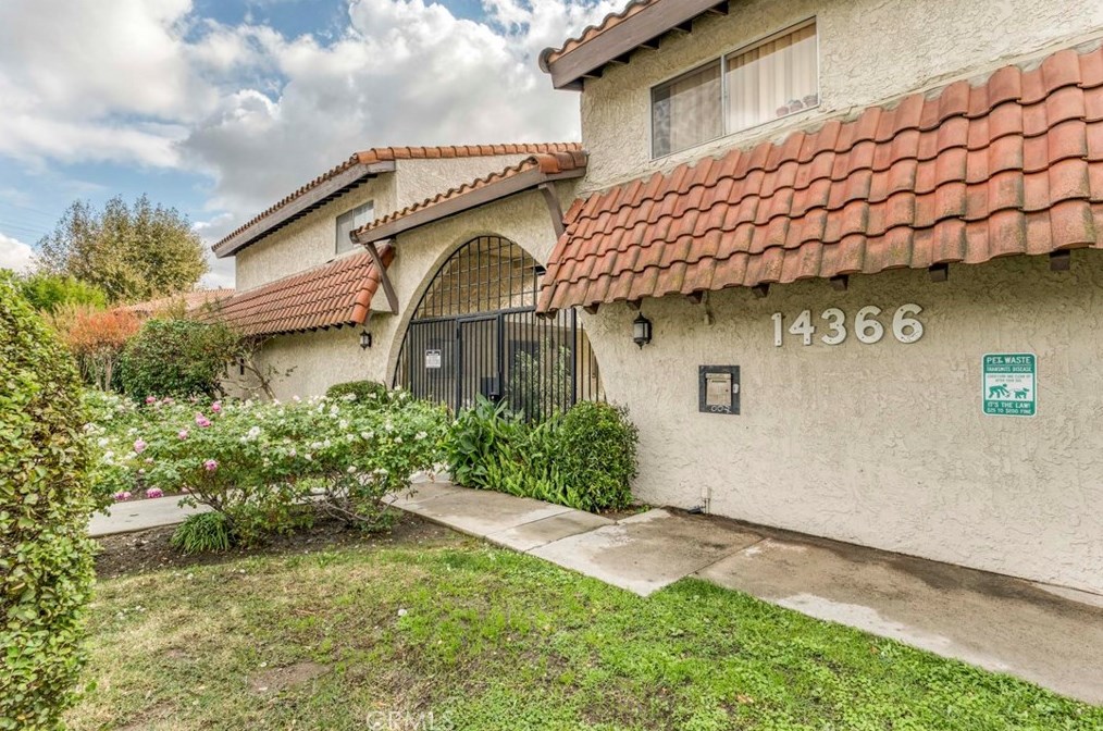 14366 Plummer St #19, Van Nuys, CA 91402