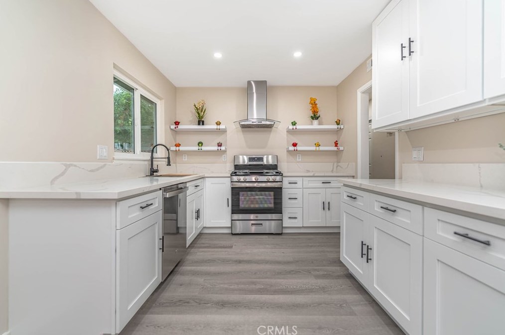 12501 Pinney St, Los Angeles CA  91331-1377 exterior