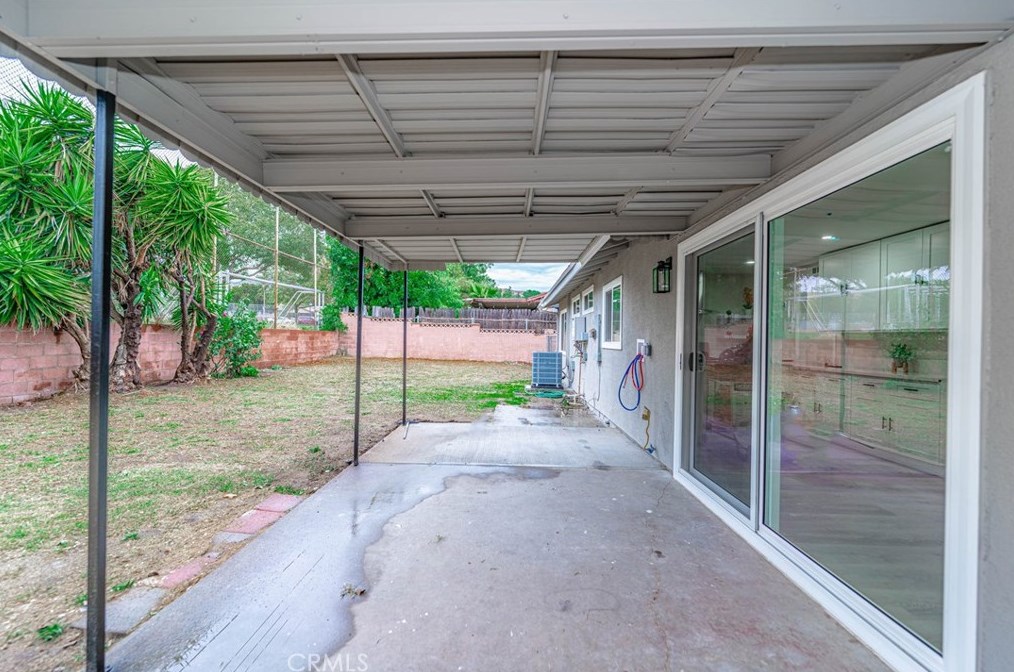 12501 Pinney St, Los Angeles CA  91331-1377 exterior