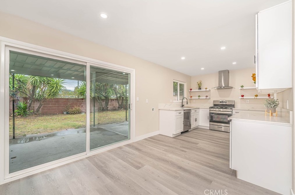12501 Pinney St, Los Angeles CA  91331-1377 exterior