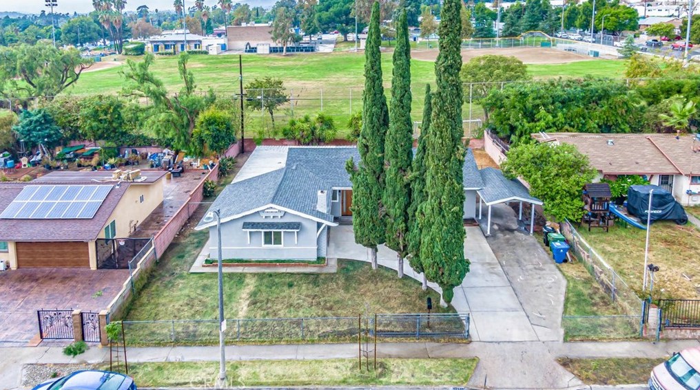 12501 Pinney St, Los Angeles CA  91331-1377 exterior