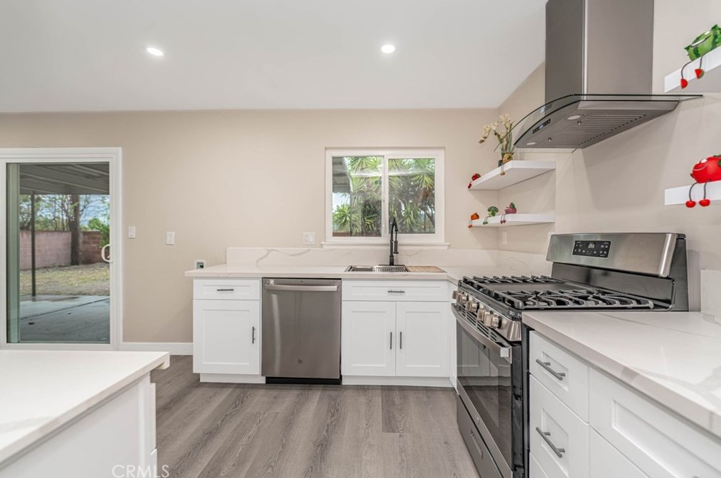 12501 Pinney St, Los Angeles CA  91331-1377 exterior