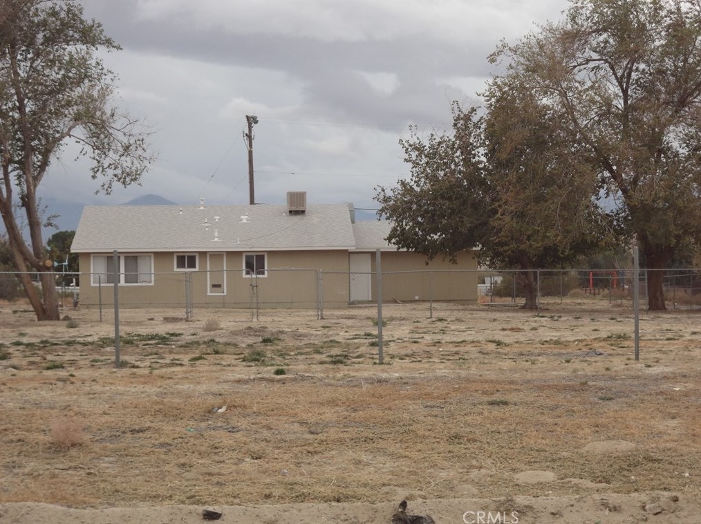 16707 Newmont Ave, Lancaster, CA 93535