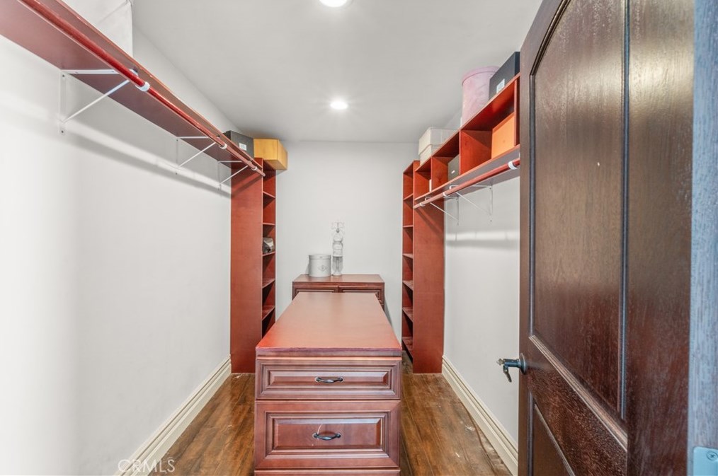 4501 Grimes Pl, Van Nuys CA  91316-4366 exterior