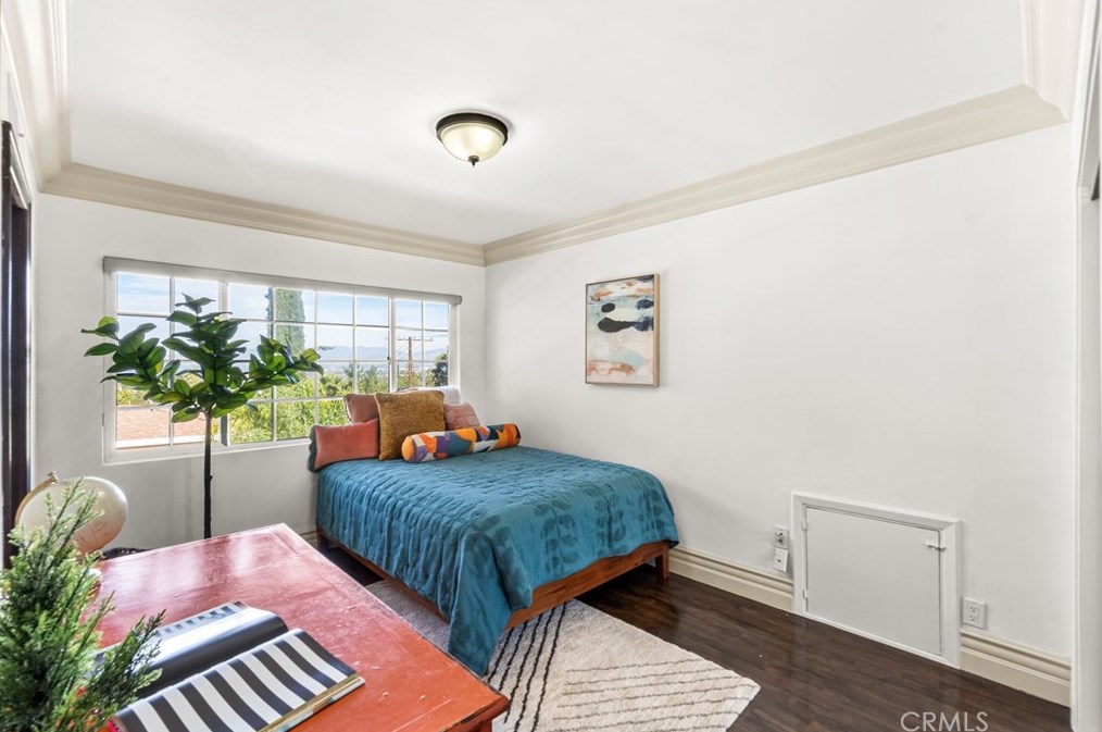 4501 Grimes Pl, Van Nuys CA  91316-4366 exterior