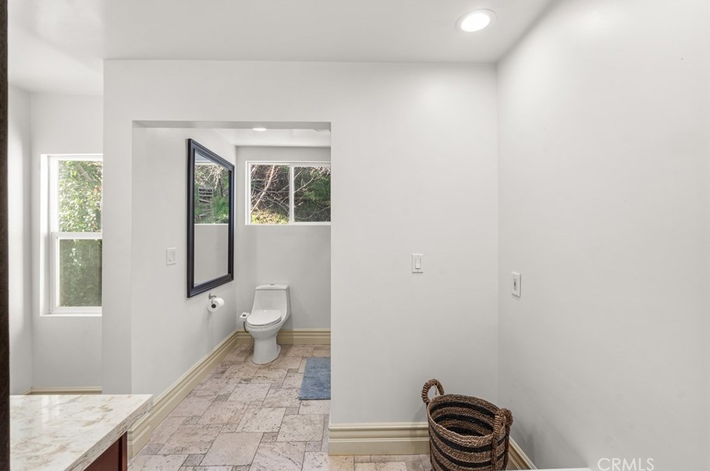 4501 Grimes Pl, Van Nuys CA  91316-4366 exterior