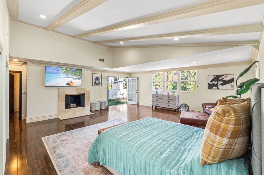 4501 Grimes Pl, Van Nuys CA  91316-4366 exterior