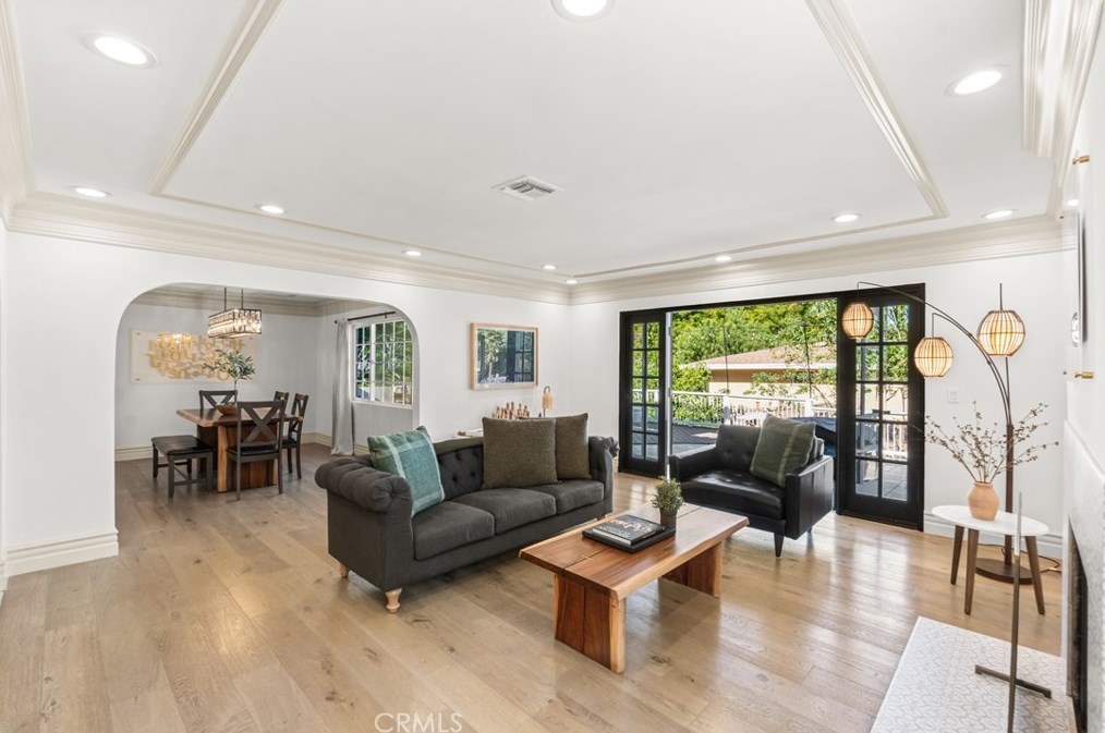 4501 Grimes Pl, Van Nuys CA  91316-4366 exterior