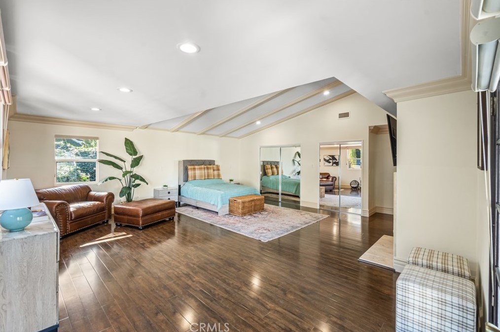 4501 Grimes Pl, Van Nuys CA  91316-4366 exterior