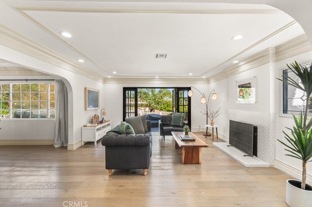 4501 Grimes Pl, Van Nuys CA  91316-4366 exterior