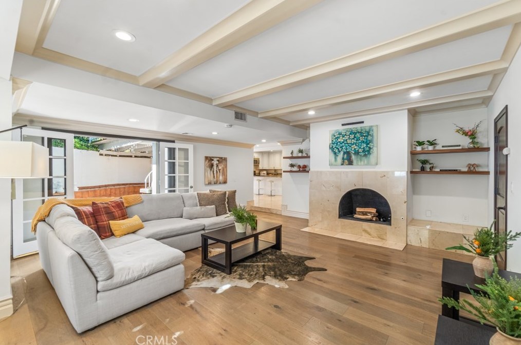 4501 Grimes Pl, Van Nuys CA  91316-4366 exterior