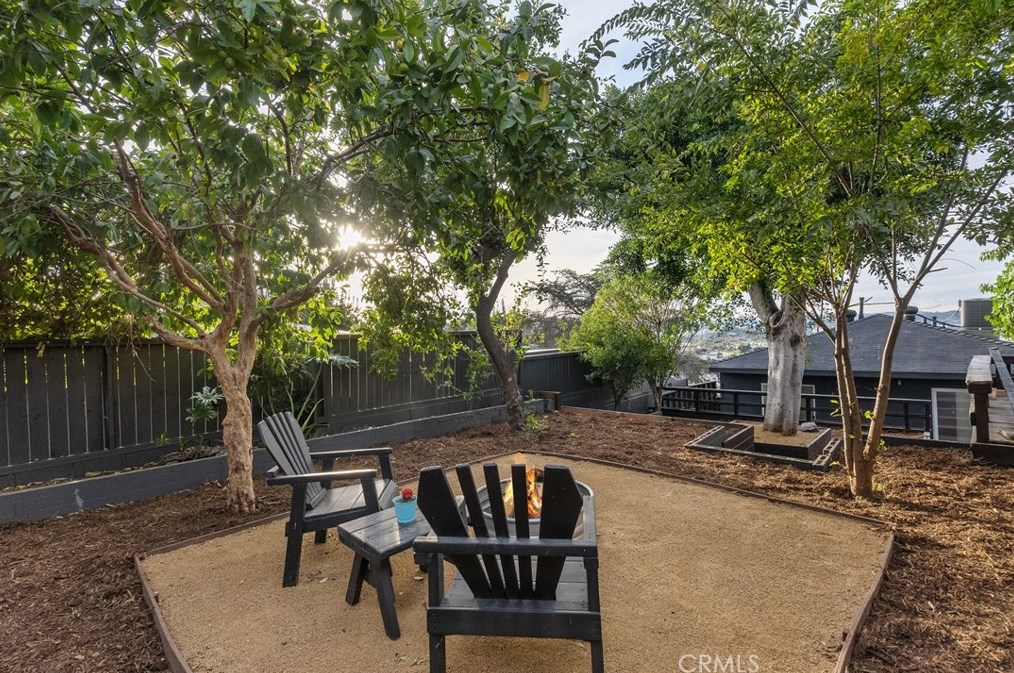 1330 Luella Dr, Los Angeles CA  90063-3207 exterior