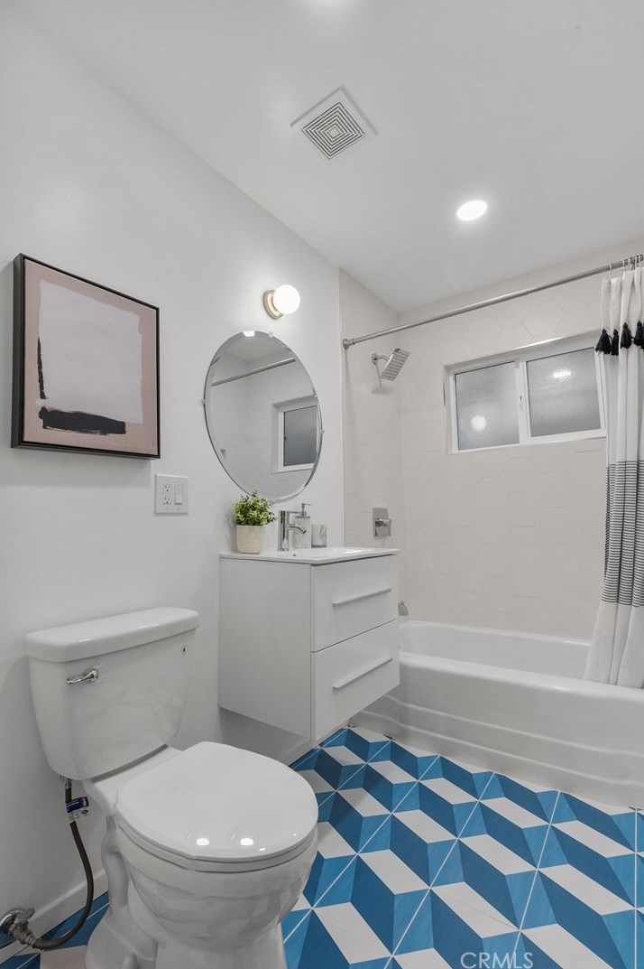 1330 Luella Dr, Los Angeles CA  90063-3207 exterior