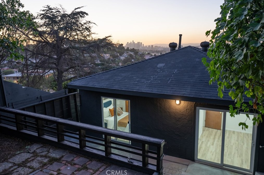 1330 Luella Dr, Los Angeles CA  90063-3207 exterior