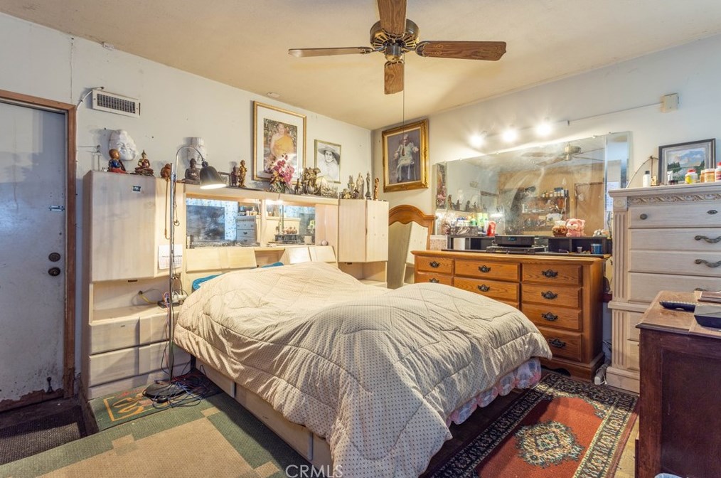 10808 De Haven Ave, Los Angeles CA  91331-2009 exterior