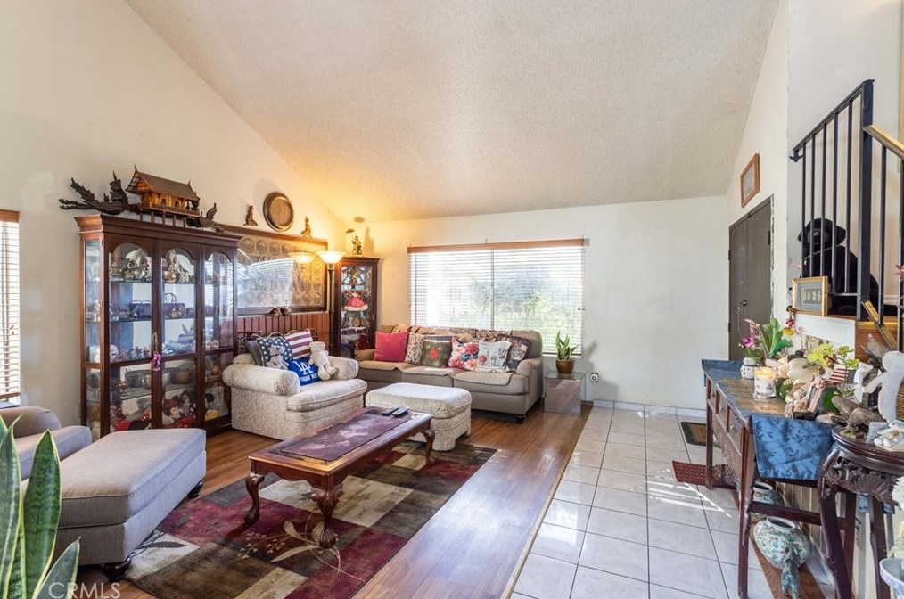 10808 De Haven Ave, Los Angeles CA  91331-2009 exterior