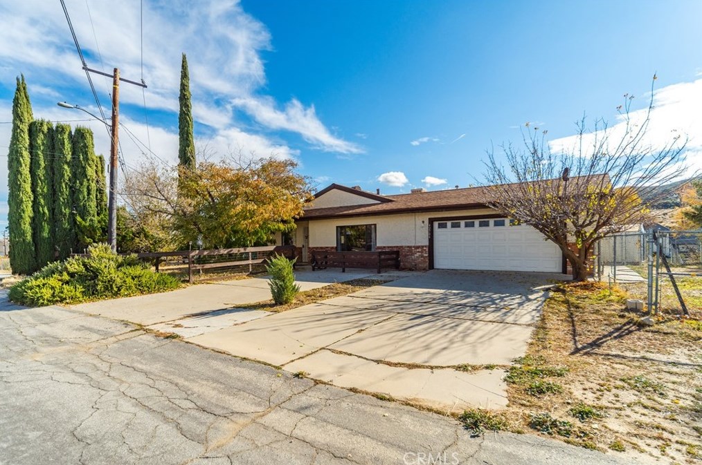 42704 Coolcrest Dr, Leona Valley, CA 93532