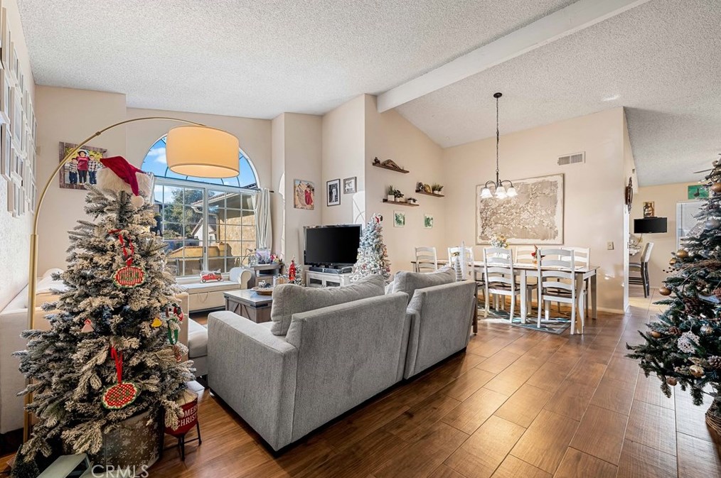 633 E Ave J 10, Lancaster, CA 93535