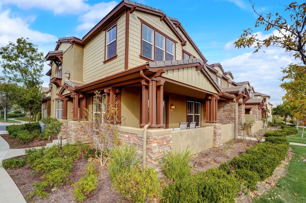 28600 Pietro Dr, Santa Clarita, CA 91354