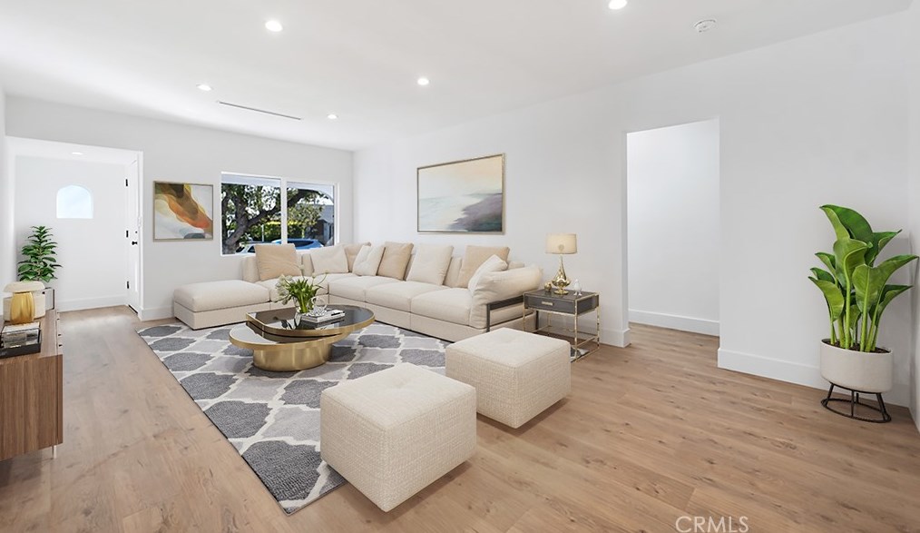 13817 Bromwich St, Los Angeles CA  91331-6120 exterior