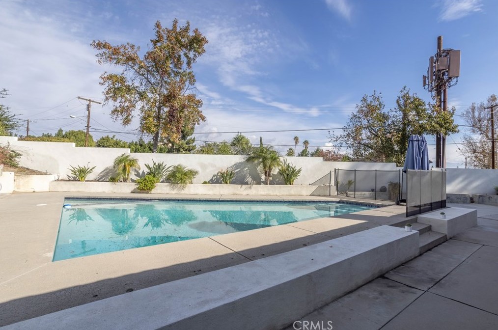 17401 Flanders St, San Fernando CA  91344-2211 exterior