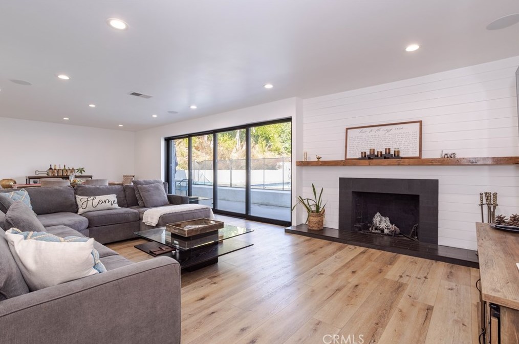 17401 Flanders St, San Fernando CA  91344-2211 exterior