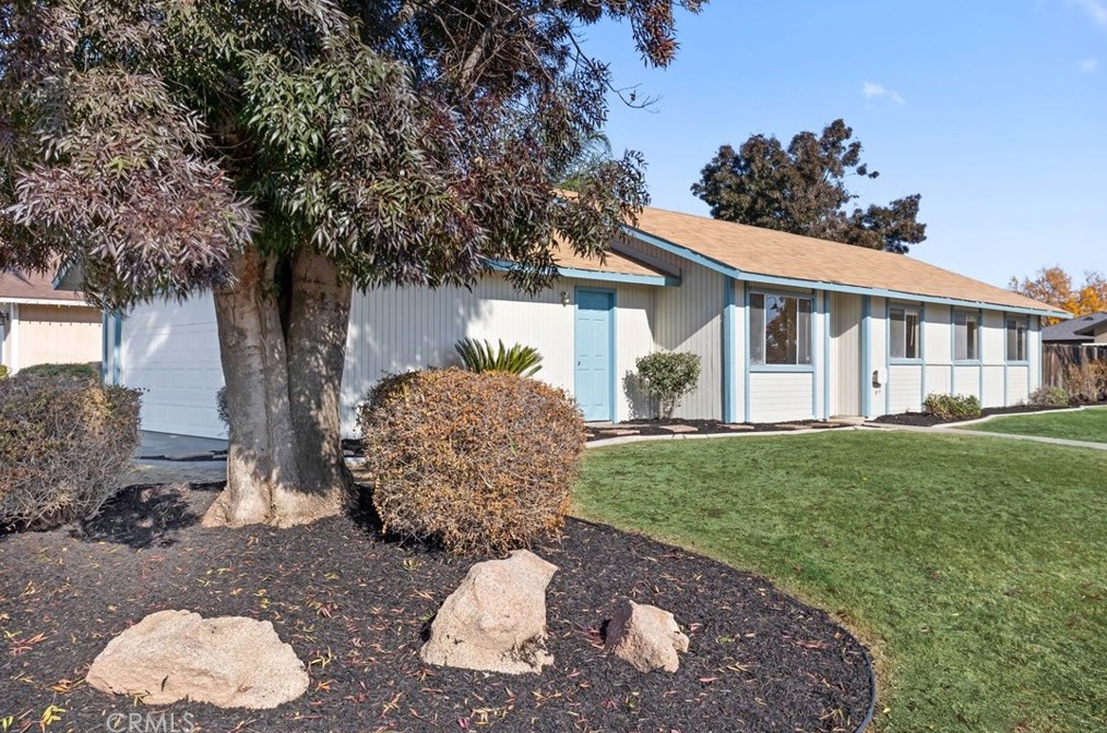 2580 5th St, Pond, CA 93280-2908