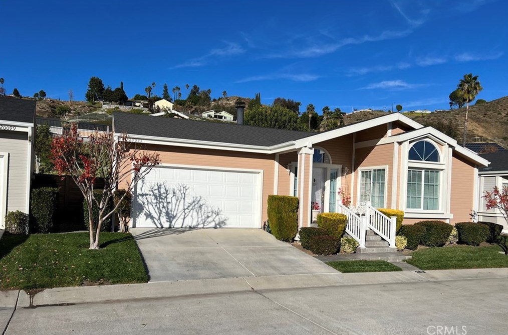 20095 Crest View Dr, Santa Clarita, CA 91351