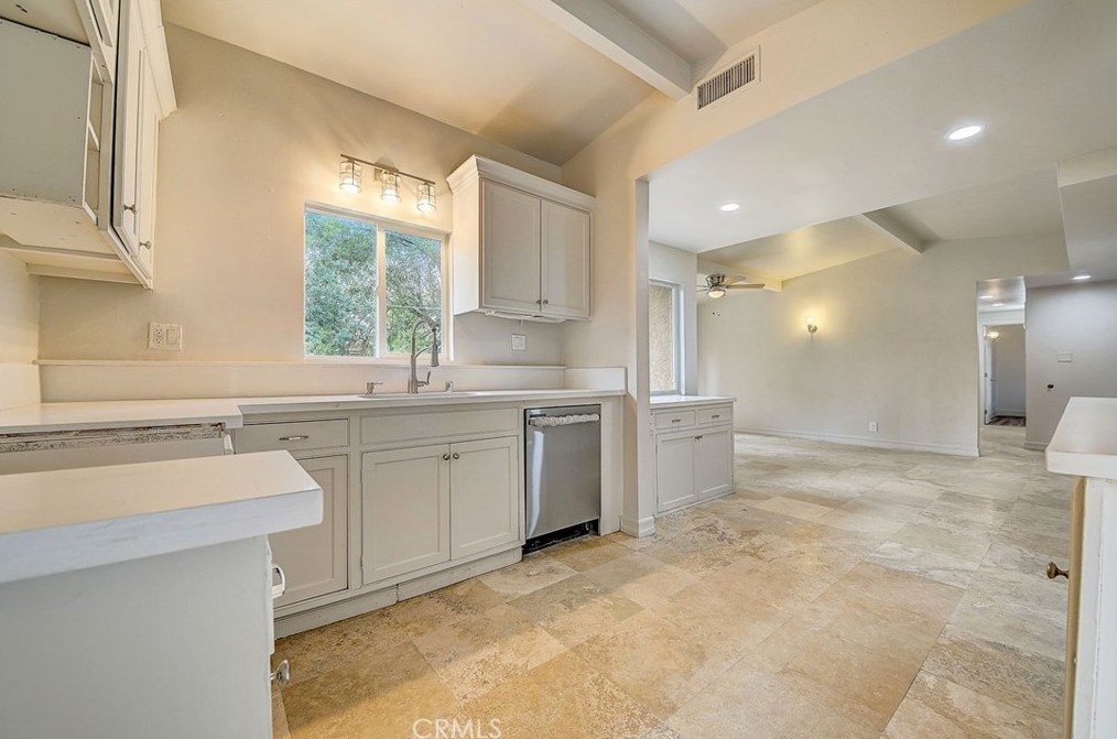 7823 Melvin Ave, Los Angeles CA  91335-1600 exterior