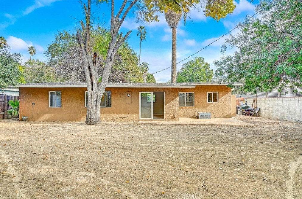 7823 Melvin Ave, Los Angeles CA  91335-1600 exterior