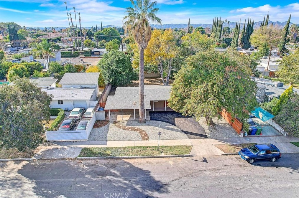 7823 Melvin Ave, Los Angeles CA  91335-1600 exterior