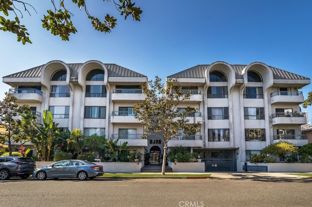 221 S Gale Dr #405, Beverly Hills, CA 90211