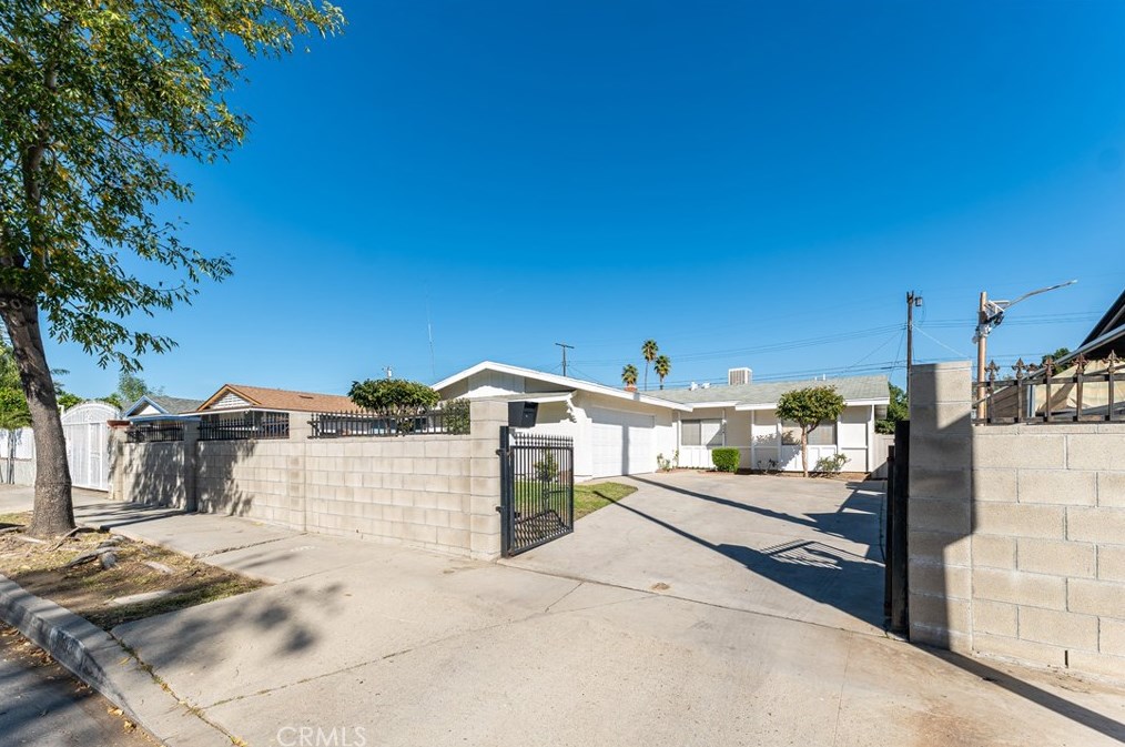 10934 Haddon Ave, Los Angeles, CA 91331-2722