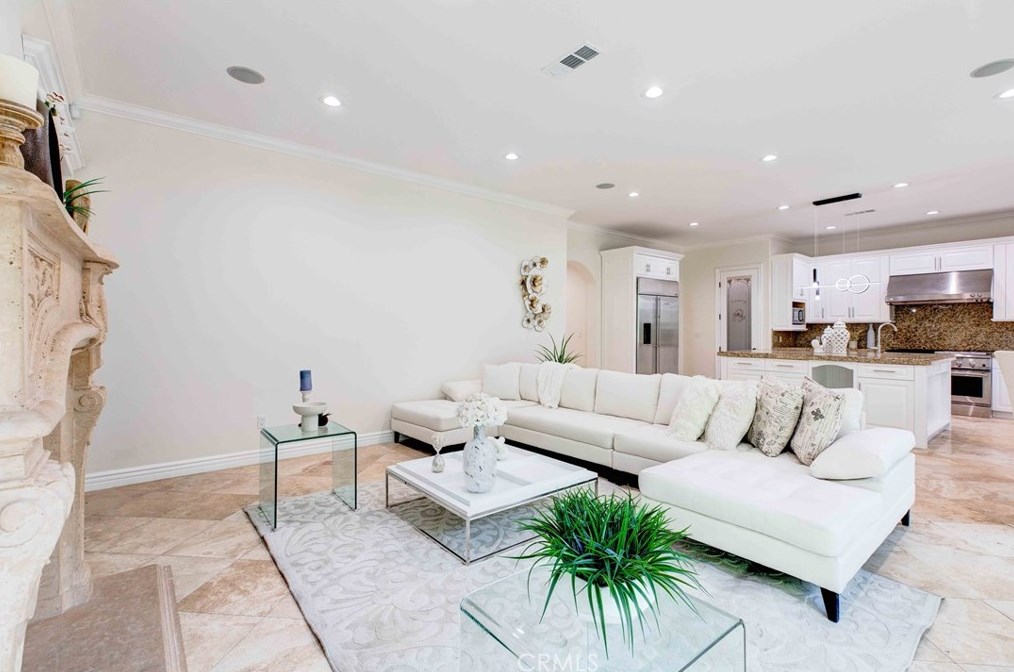 4719 Tobias Ave, Van Nuys CA  91403-2826 exterior