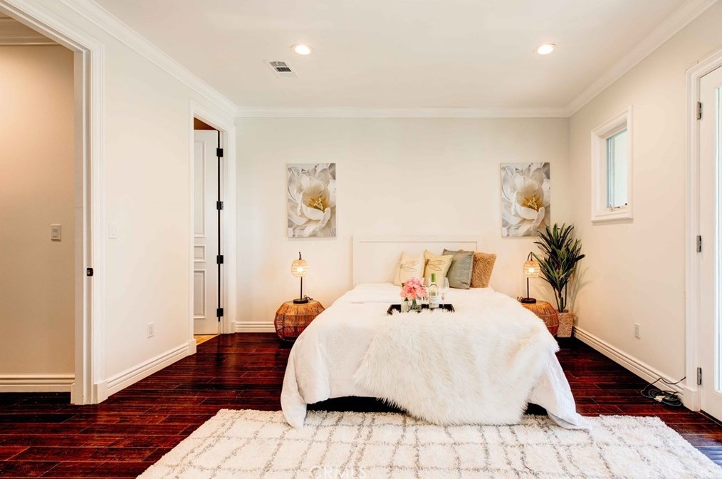 4719 Tobias Ave, Van Nuys CA  91403-2826 exterior